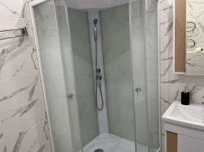 Квартира 1-комнатная студия в новом высотном доме. Кирова 11