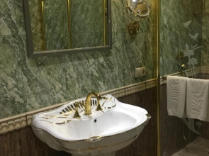 Артис Плаза