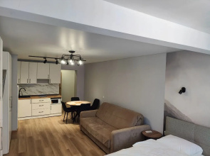 Stilnaya Studiya U Hrama Flat