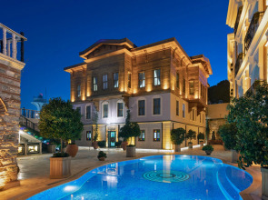 Отель Seven Hills Palace