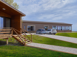 Отель Garuda Beach Village