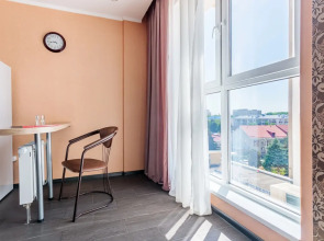 Апартаменты Студия Улучшенная Юг-Апарт на Красной 176