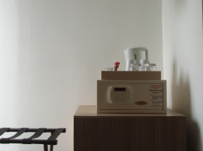 Отель Sacha's Hotel Uno