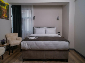 Отель Grand Clover