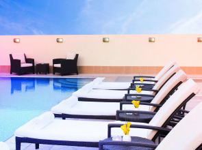 Отель Avani Deira Dubai