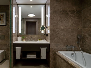 Отель Centro Westside by Rotana