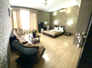 Отель Qeroli old town