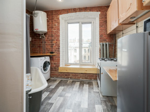 Апартаменты SREDNYAYA PODYACHESKAYA 6 APARTMENTS Просторные трехкомнатные апартаменты Park Lane Inn для 3-х взрослых