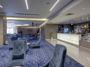 Отель Two Seasons Hotel & Apartments