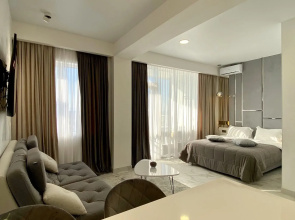 Akvadelyuks u morya, s bassejnom, SPA, plyazhem N819 Apartments