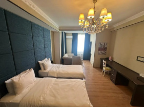 Отель Grand Mirror