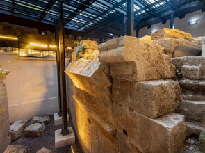 Отель WOO Town Suites