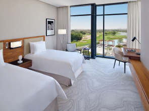 Отель Vida Emirates Hills