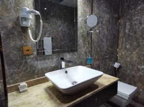 Отель Perapolis