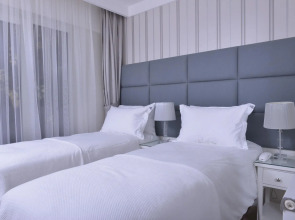 Отель Ten Rooms Istanbul Hotel