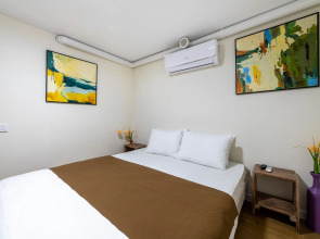 Квартира в эко стиле с собственным двориком для отдыха