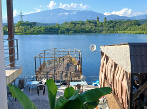 V Pitsunde U Ozera Naala Guest house