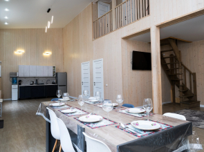 S Teplym Basseynom, Raspolozhennogo V Zhivopisnom Meste Private house