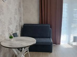 Dlya Troikh S Balkonom Na 4 Etazhe Ot Slavno (o 132) Apartments