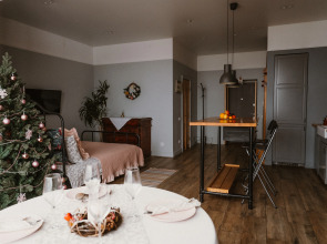 Апартаменты Дизайнерские с Панорамными Окнами