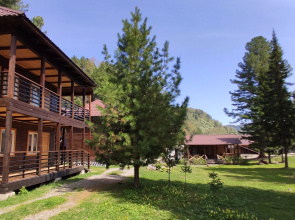 Guest House v Gorah Teletskoe Hotel