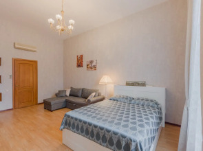 Апартаменты у Эрмитажа 12 гостей Б.Конюшенная 12