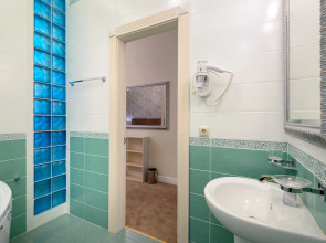 Меблированные комнаты  Серебряная лошадь