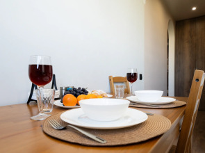 Квартира Стильная двухкомнатная квартира Natali apart на метро Пражская