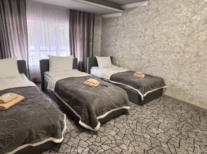Golden Rose Hotel