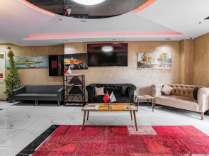 Mays Royal Hotel