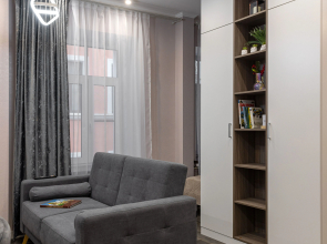 Квартира Дизайнерская Студия на Три Окна Feel At Home у Невского Проспекта