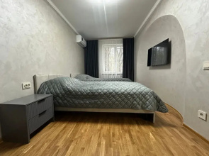 Na Ulitse Kuchury 18 Flat