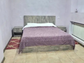 Dvukhkomnatnaya V Tsentre S Milym Dvorikom Flat