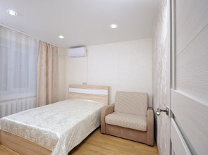 Na Khimikov 4 Flat