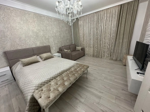 Апартаменты Чкалова 37 на четвертом этаже с лоджией