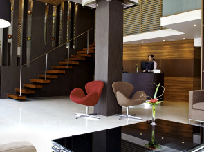 Отель Sacha's Hotel Uno