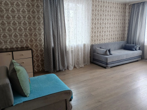 Na Ulitse Lva Tolstogo 34 Flat