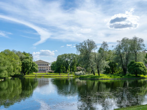 Апартаменты SutkiLive в Центре у метро Садовая