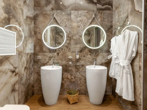 Трехкомнатный апартамент на 40 этаже