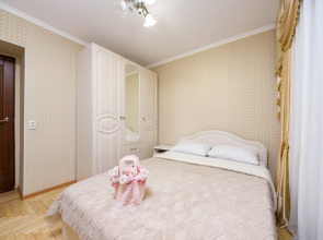 Квартира Двухкомнатная на Тельмана 5