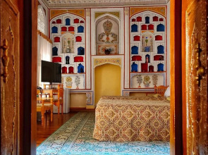 Отель Sasha & Son