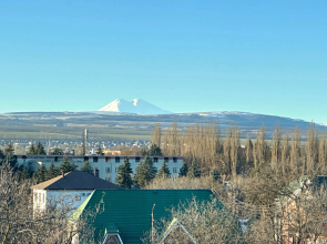 Квартира уютная возле парка с видом на Эльбрус