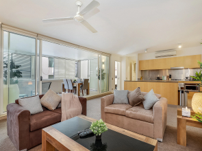 Furnished Apartment Walk to Bondi Beach