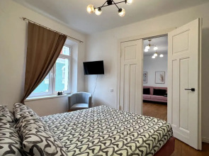 Апартаменты Стильные 2х-комнатные на Театральной с Шикарным Видом