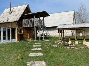 Domik V Derevne Yemelyyaniki Private house