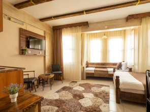 Pi Home & Apartments