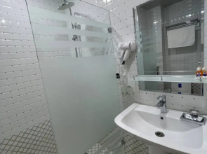 Отель Status Inn