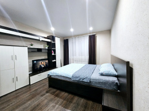 V Novom Dome V Rayone Gipermarketa Lenta Flat