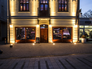 Zuckmann Villa Apartments