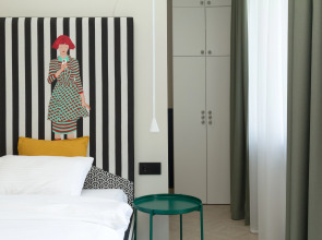 Квартира Величественная сталинка на набережной в историческом центре города-героя.